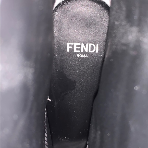 Fendi black fur booties with pink fox trim - Picture 3 of 4